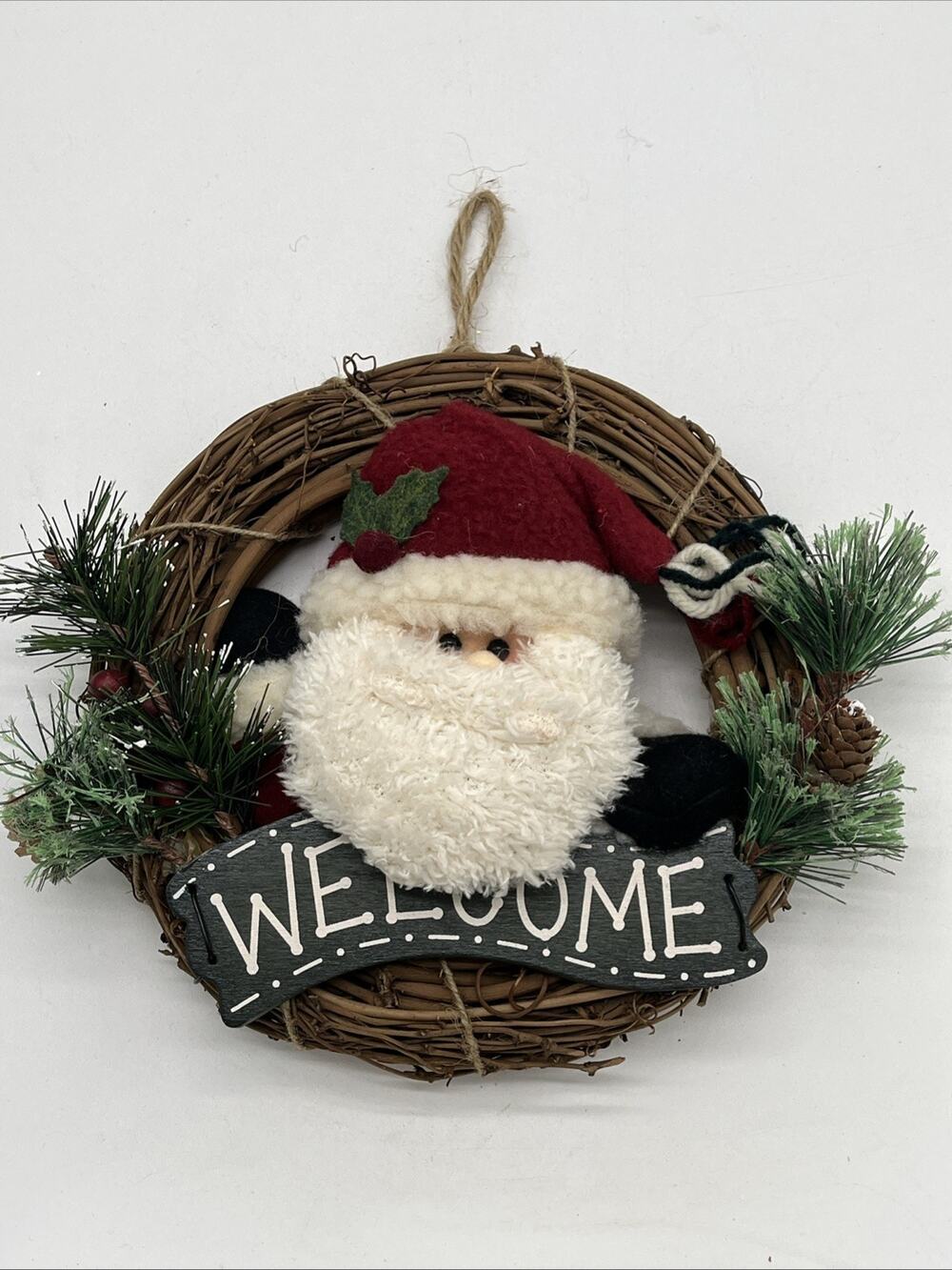 8” Welcome Santa Wreath – Wood & Plush Mixed Media